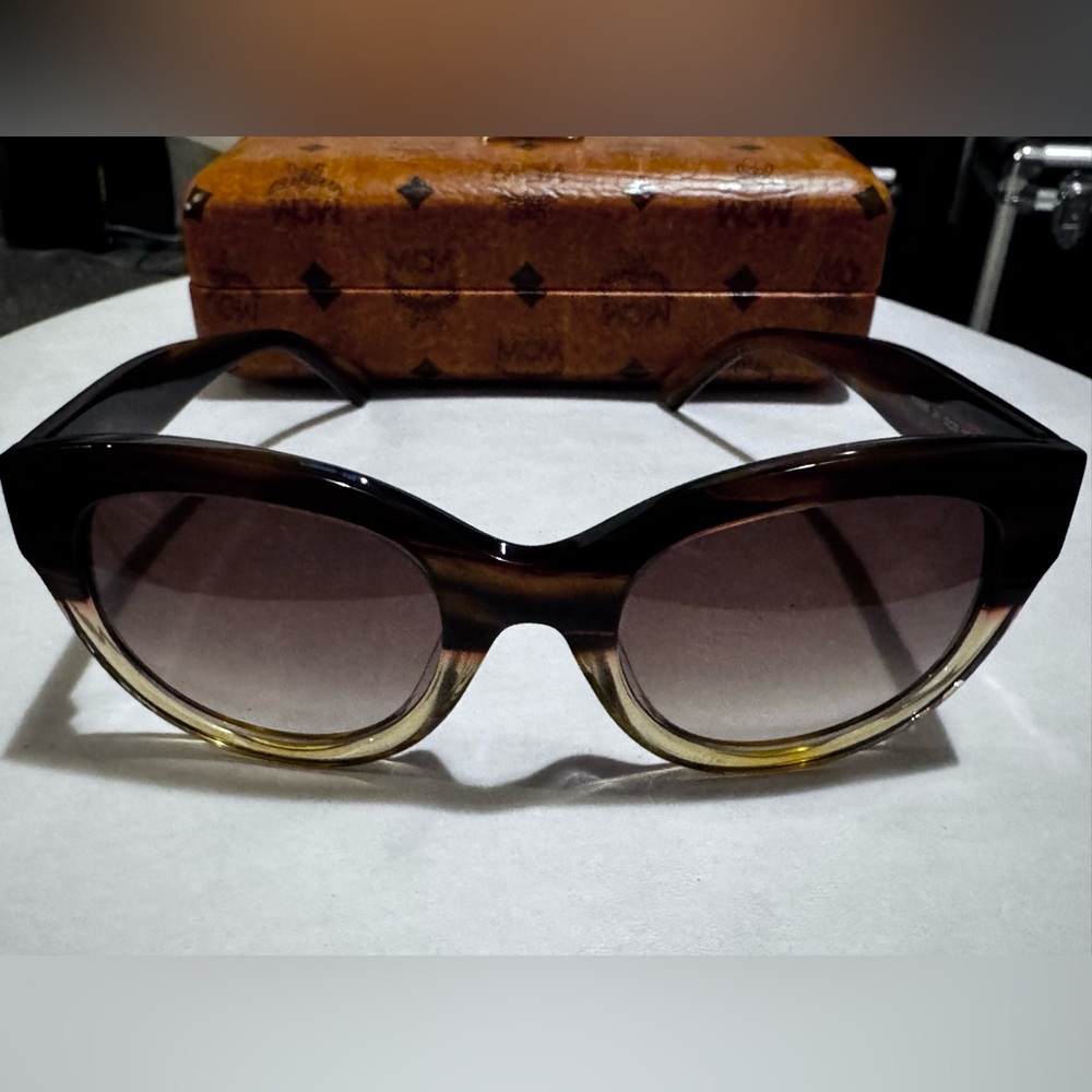MCM  608S sunglasses